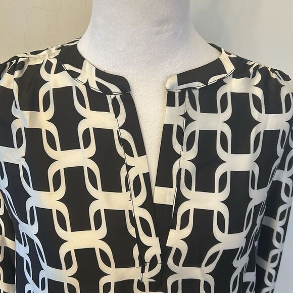 T Tahari Black and White Geometric Long sleeve blouse Size M New - Picture 6 of 11